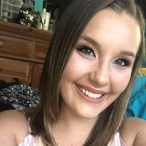 Meet your Posher, Michaela